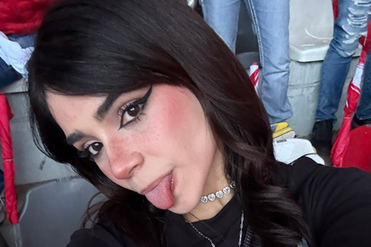 Viral En Todo El Mundo! Foto Filtrada de Alana Flores Presuntamente Sobre Un Contenido Sexual Explícito: ¿Es Ai Generado?